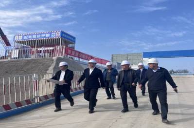 集團(tuán)公司黨委書記、董事長(zhǎng)王元斌一行調(diào)研安居公司京口路保障性住房項(xiàng)目建設(shè)